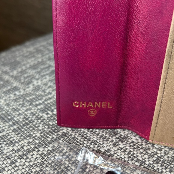 355. Chanel Leather Card Holder - Picture 10 of 13